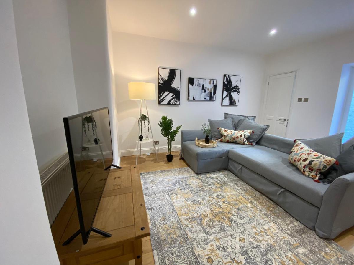 Fantastic Spacious Garden Flat With Own Private Entrance Лондон Екстер'єр фото